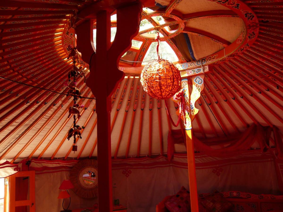 Au Soleil Mongol Bed & Breakfast Sorede Exterior photo